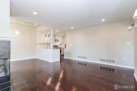 8 Pine Valley Lane Monroe NJ 08831