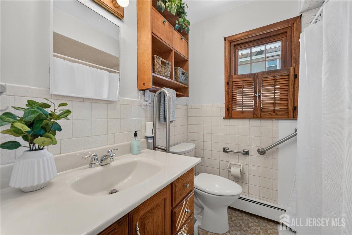 33 Newman Street Metuchen NJ 08840