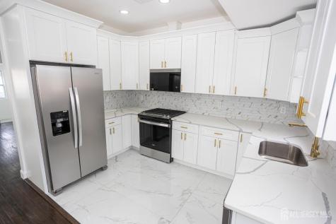25 Menlo Avenue Menlo Park Terrace NJ 08840
