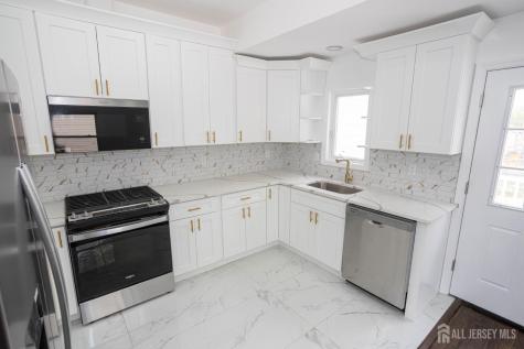 25 Menlo Avenue Menlo Park Terrace NJ 08840