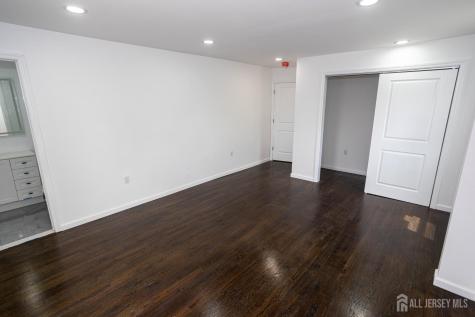 25 Menlo Avenue Menlo Park Terrace NJ 08840