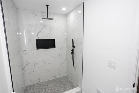 25 Menlo Avenue Menlo Park Terrace NJ 08840