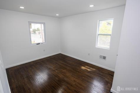 25 Menlo Avenue Menlo Park Terrace NJ 08840