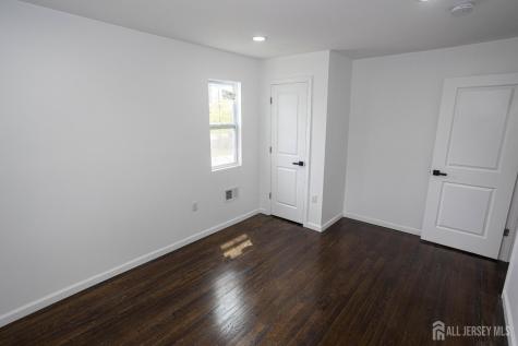 25 Menlo Avenue Menlo Park Terrace NJ 08840