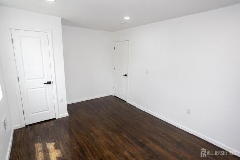 25 Menlo Avenue Menlo Park Terrace NJ 08840