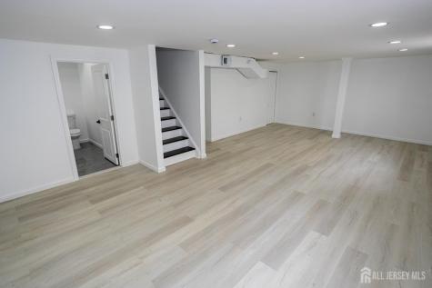 25 Menlo Avenue Menlo Park Terrace NJ 08840