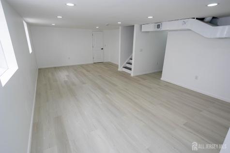 25 Menlo Avenue Menlo Park Terrace NJ 08840