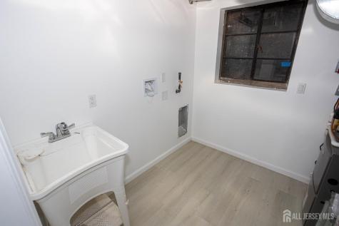 25 Menlo Avenue Menlo Park Terrace NJ 08840