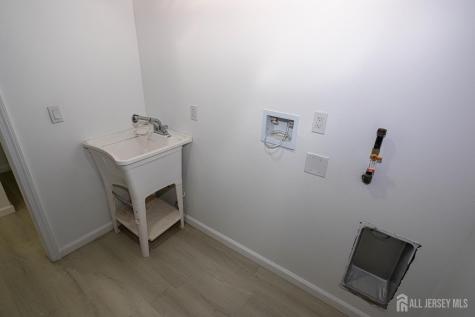 25 Menlo Avenue Menlo Park Terrace NJ 08840