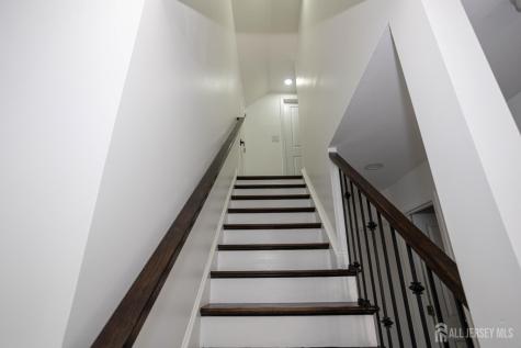 25 Menlo Avenue Menlo Park Terrace NJ 08840