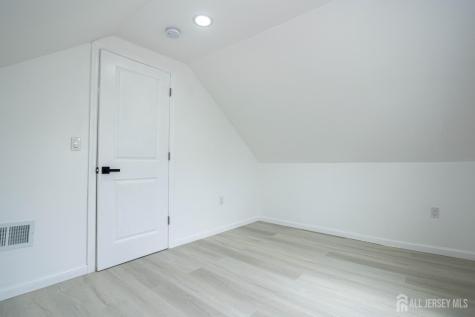 25 Menlo Avenue Menlo Park Terrace NJ 08840