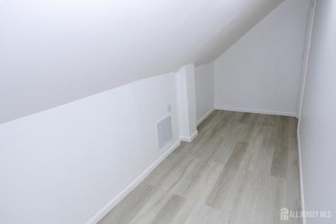 25 Menlo Avenue Menlo Park Terrace NJ 08840