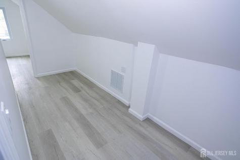 25 Menlo Avenue Menlo Park Terrace NJ 08840