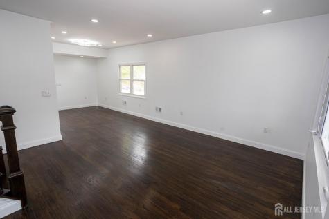 25 Menlo Avenue Menlo Park Terrace NJ 08840