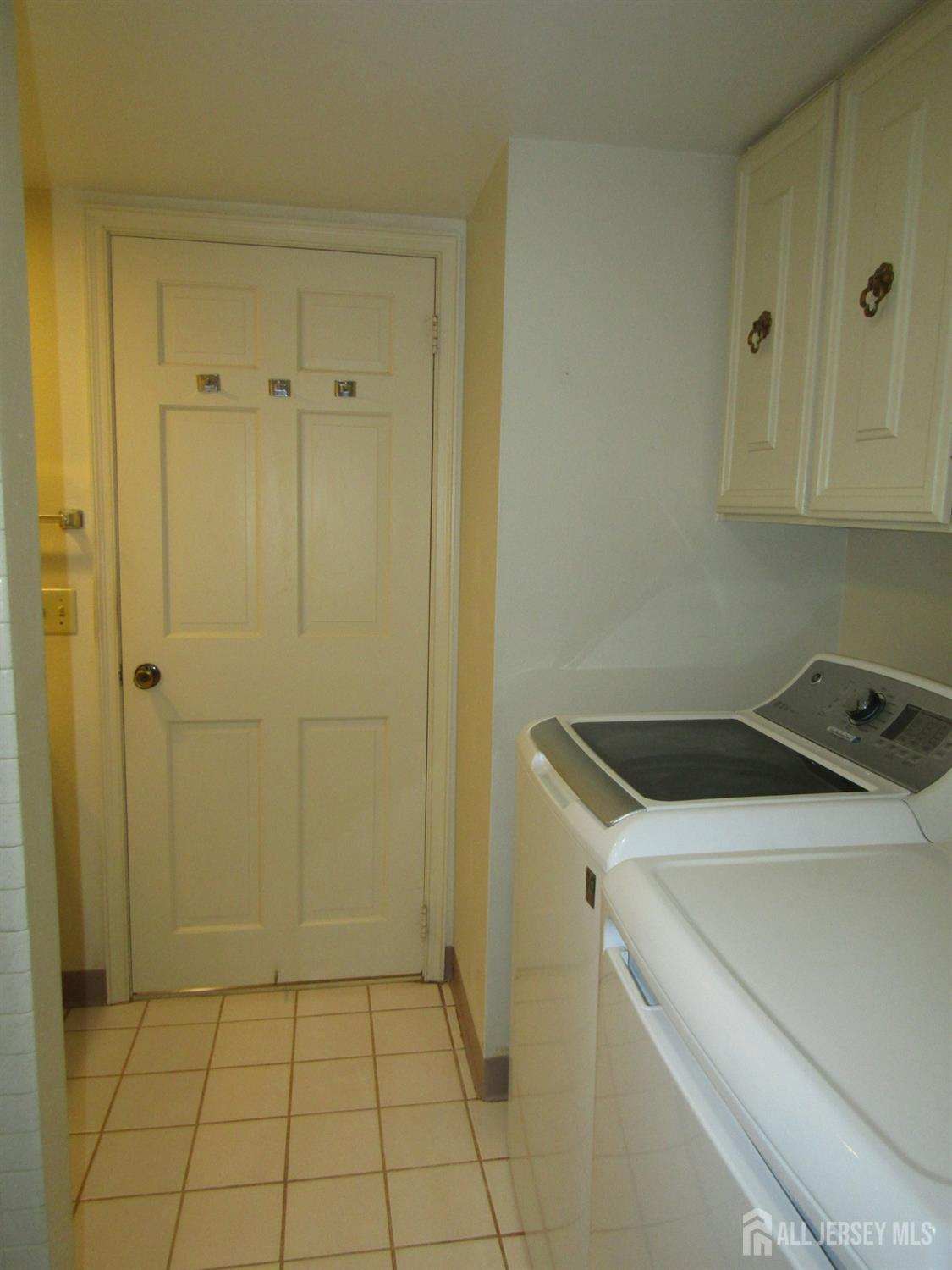 57 Fairfield Lane Monroe NJ 08831