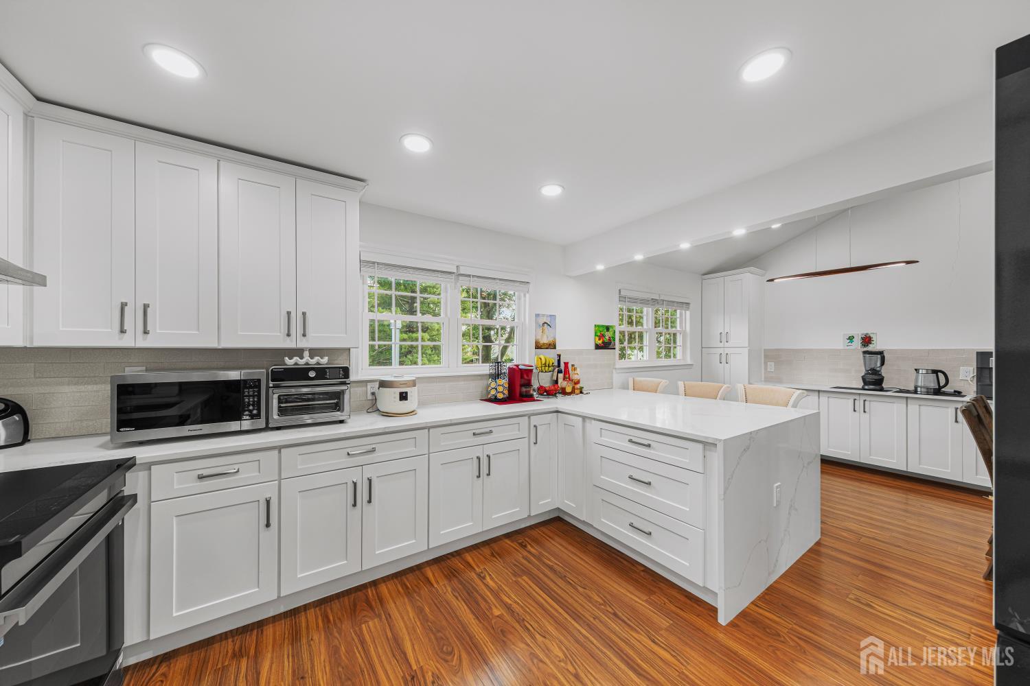 313 Suttons Lane Edison NJ 08817