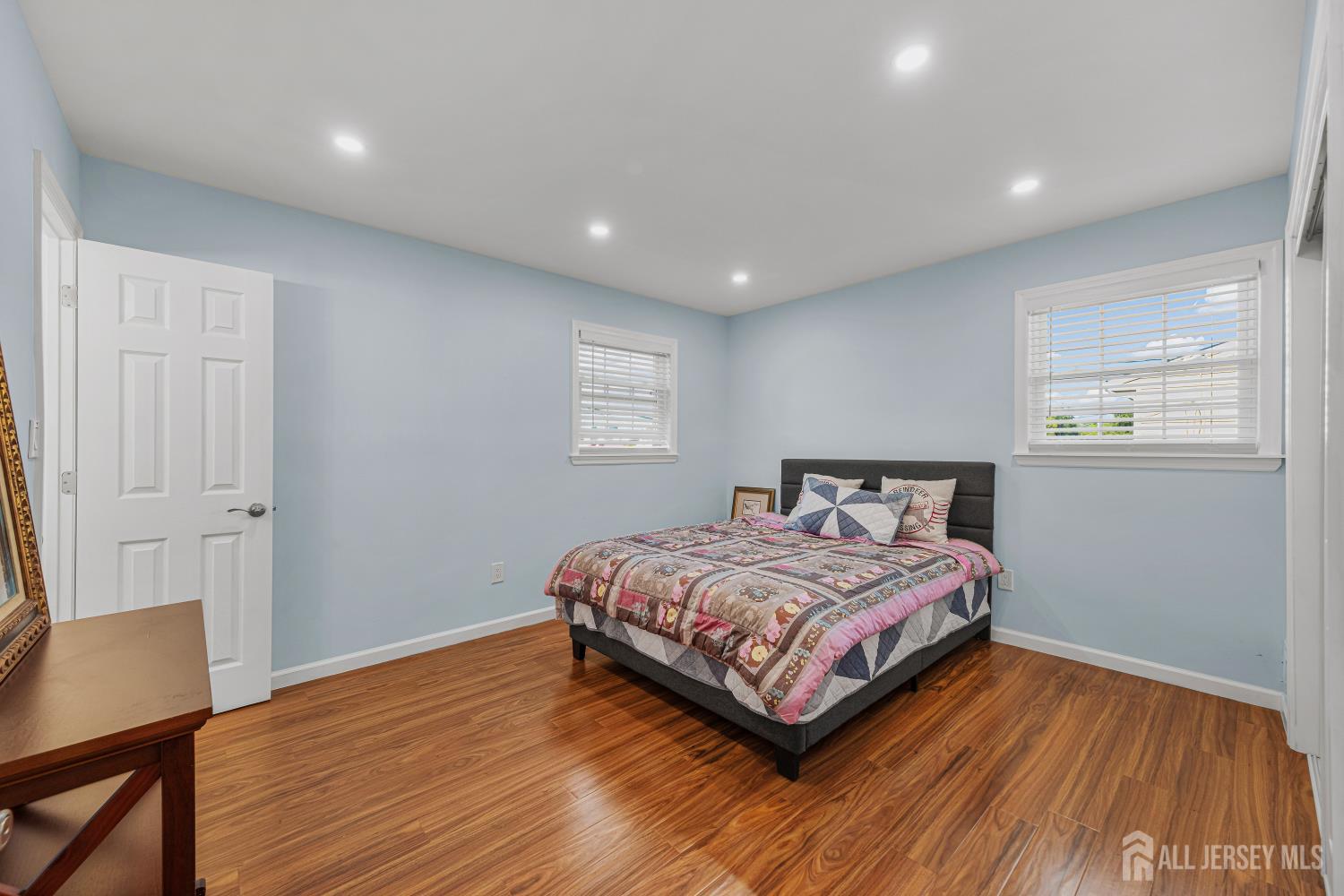 313 Suttons Lane Edison NJ 08817