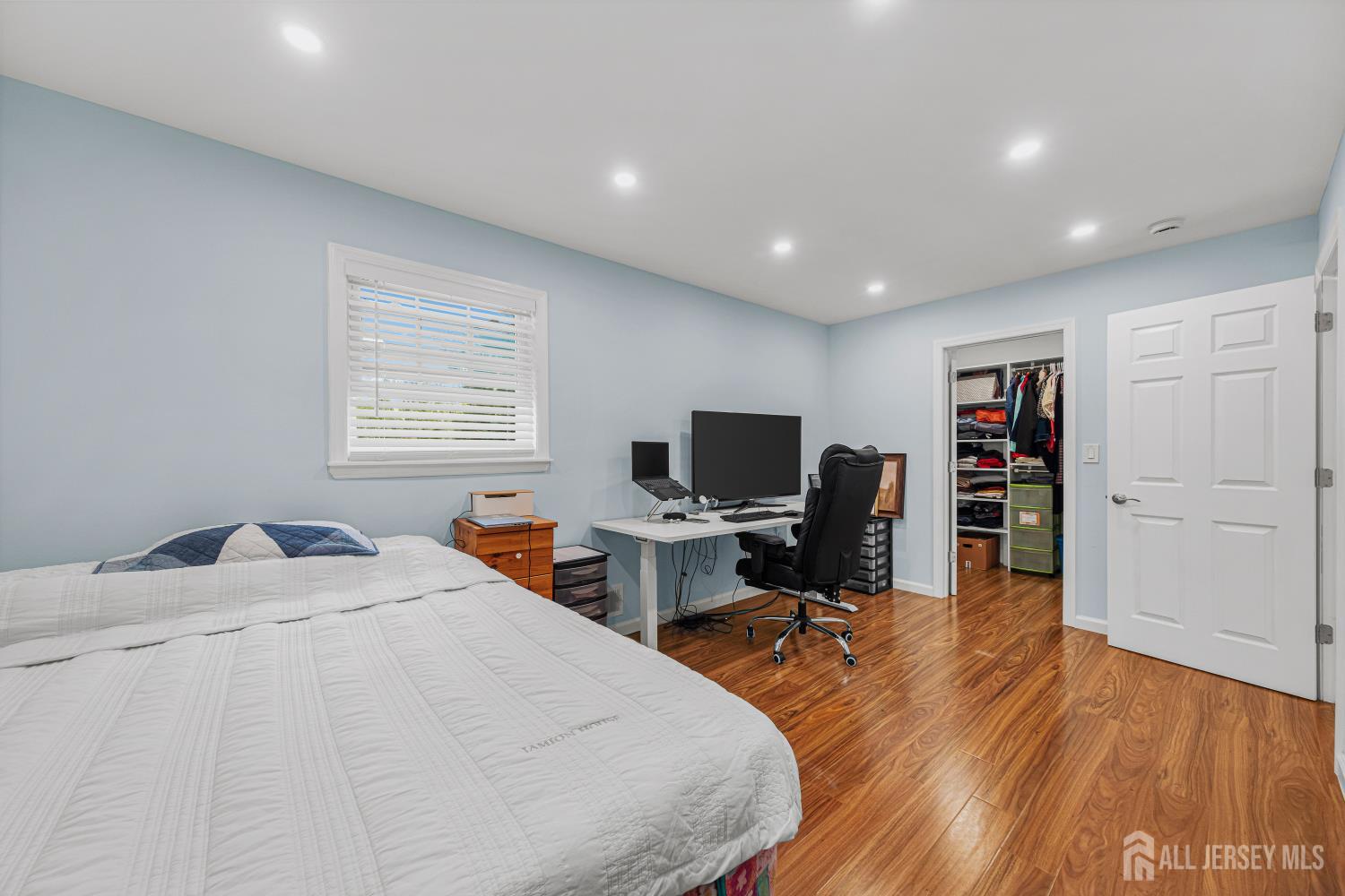 313 Suttons Lane Edison NJ 08817