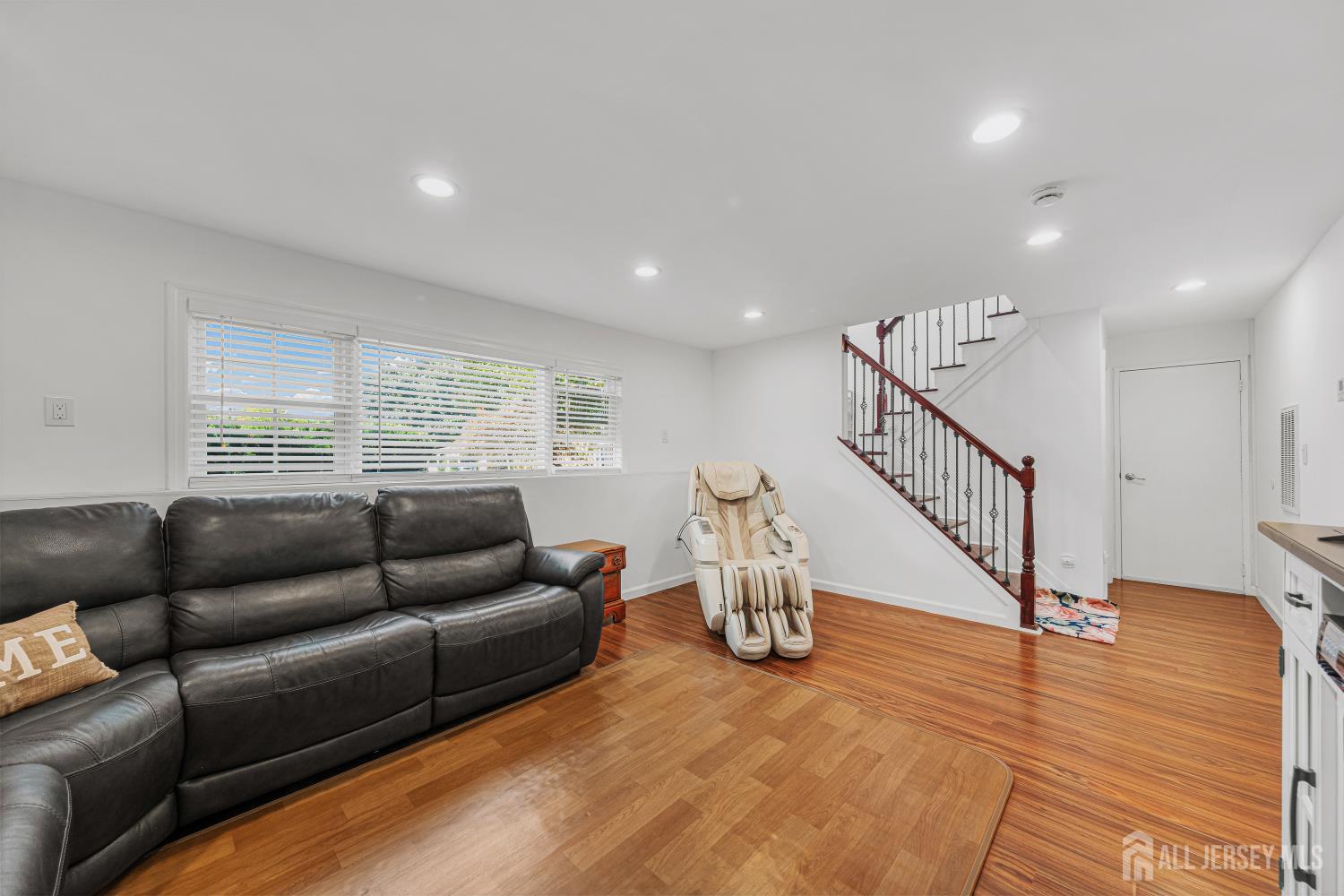 313 Suttons Lane Edison NJ 08817