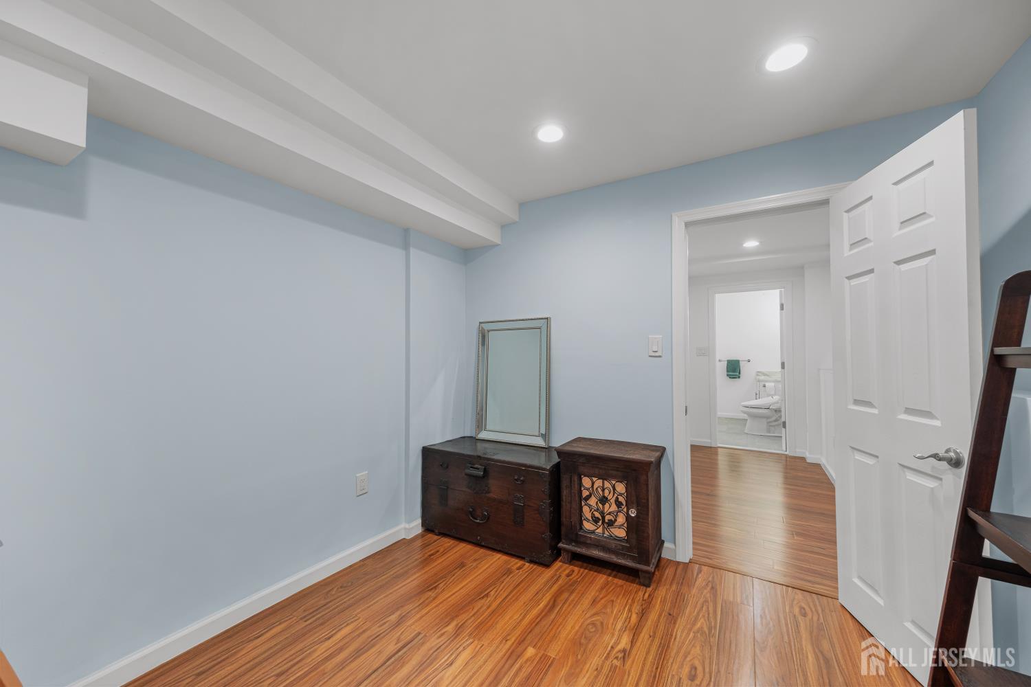 313 Suttons Lane Edison NJ 08817