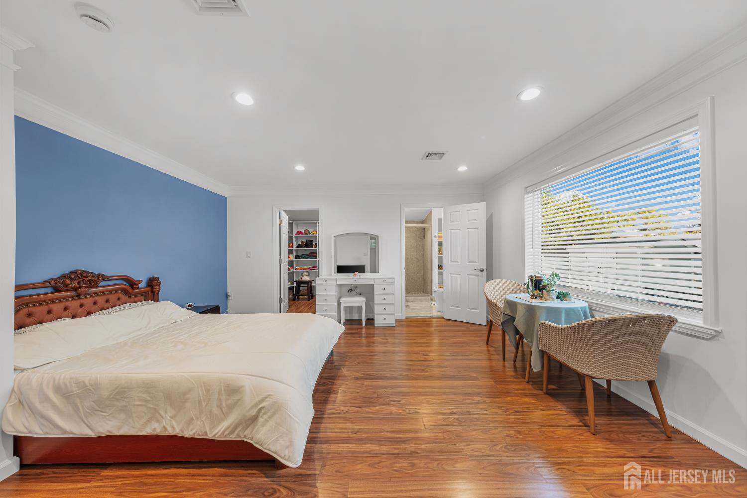 313 Suttons Lane Edison NJ 08817