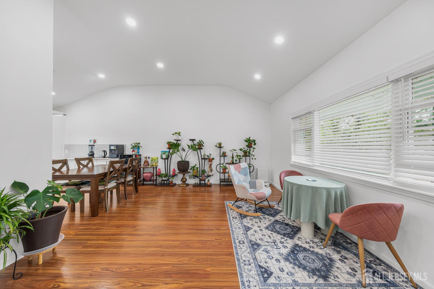 313 Suttons Lane Edison NJ 08817
