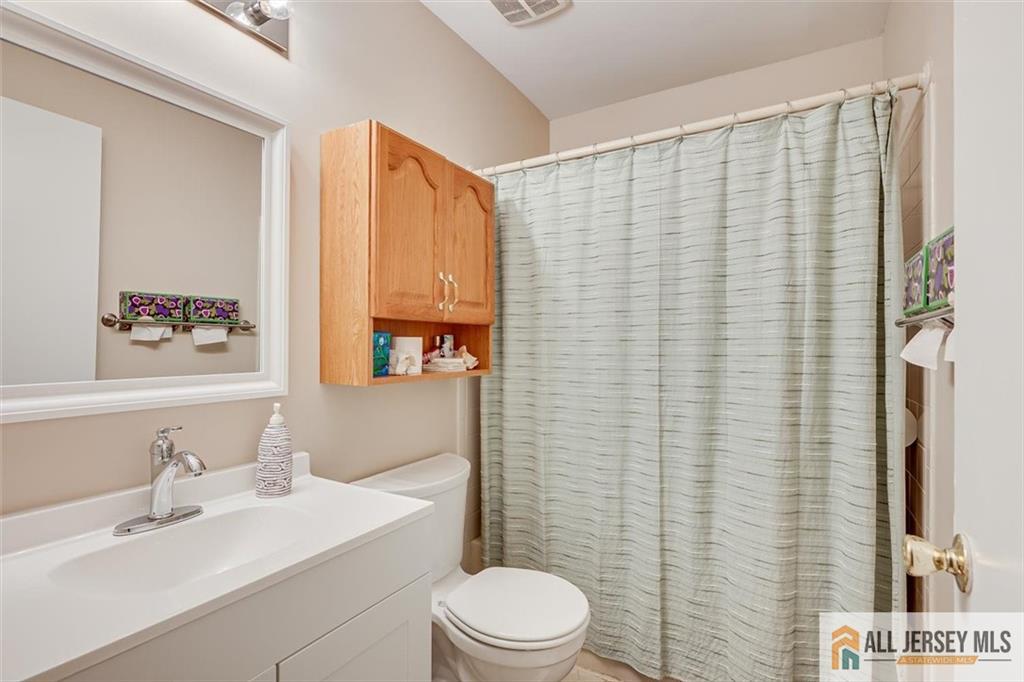 254 Teasdale Place Morganville NJ 07751