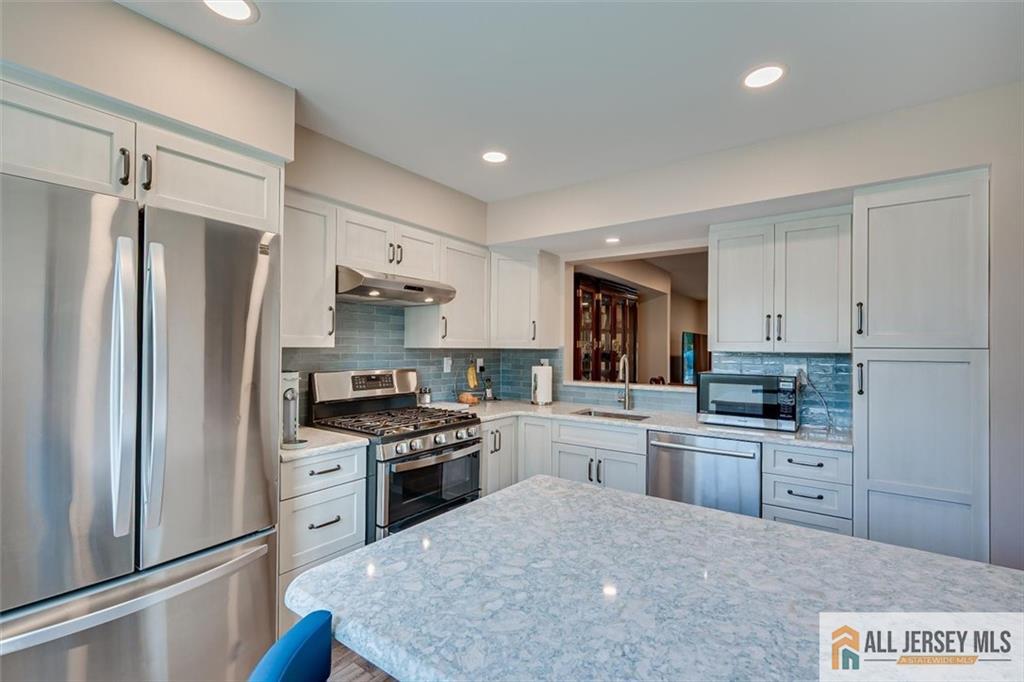 254 Teasdale Place Morganville NJ 07751