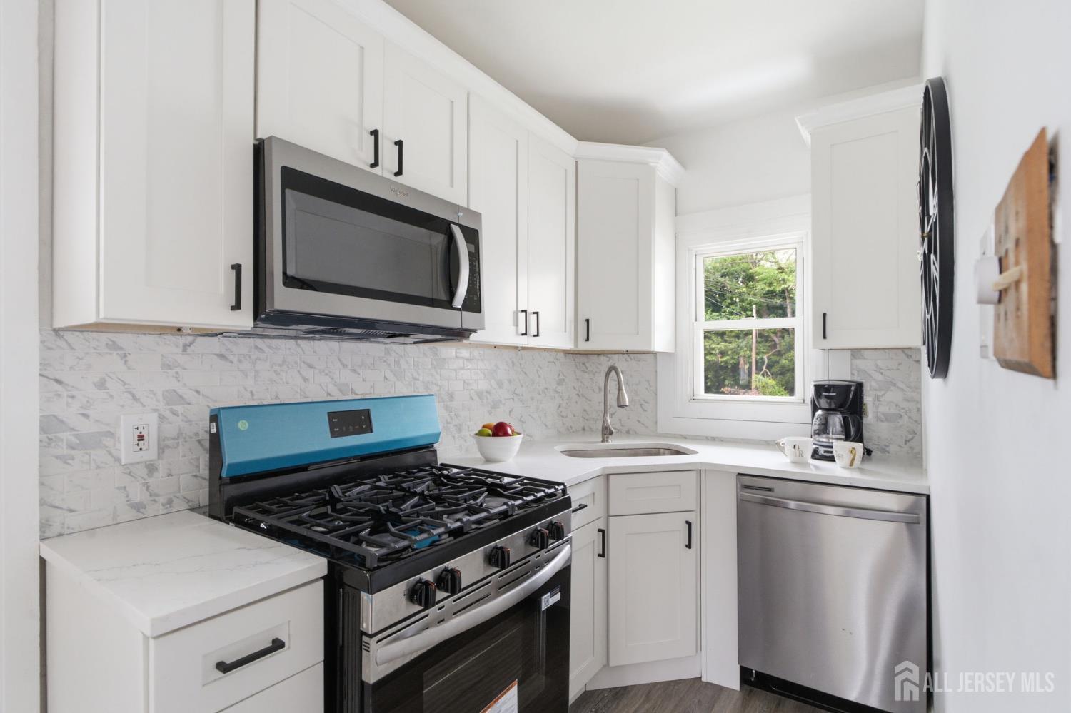18 Fox Road Edison NJ 08817