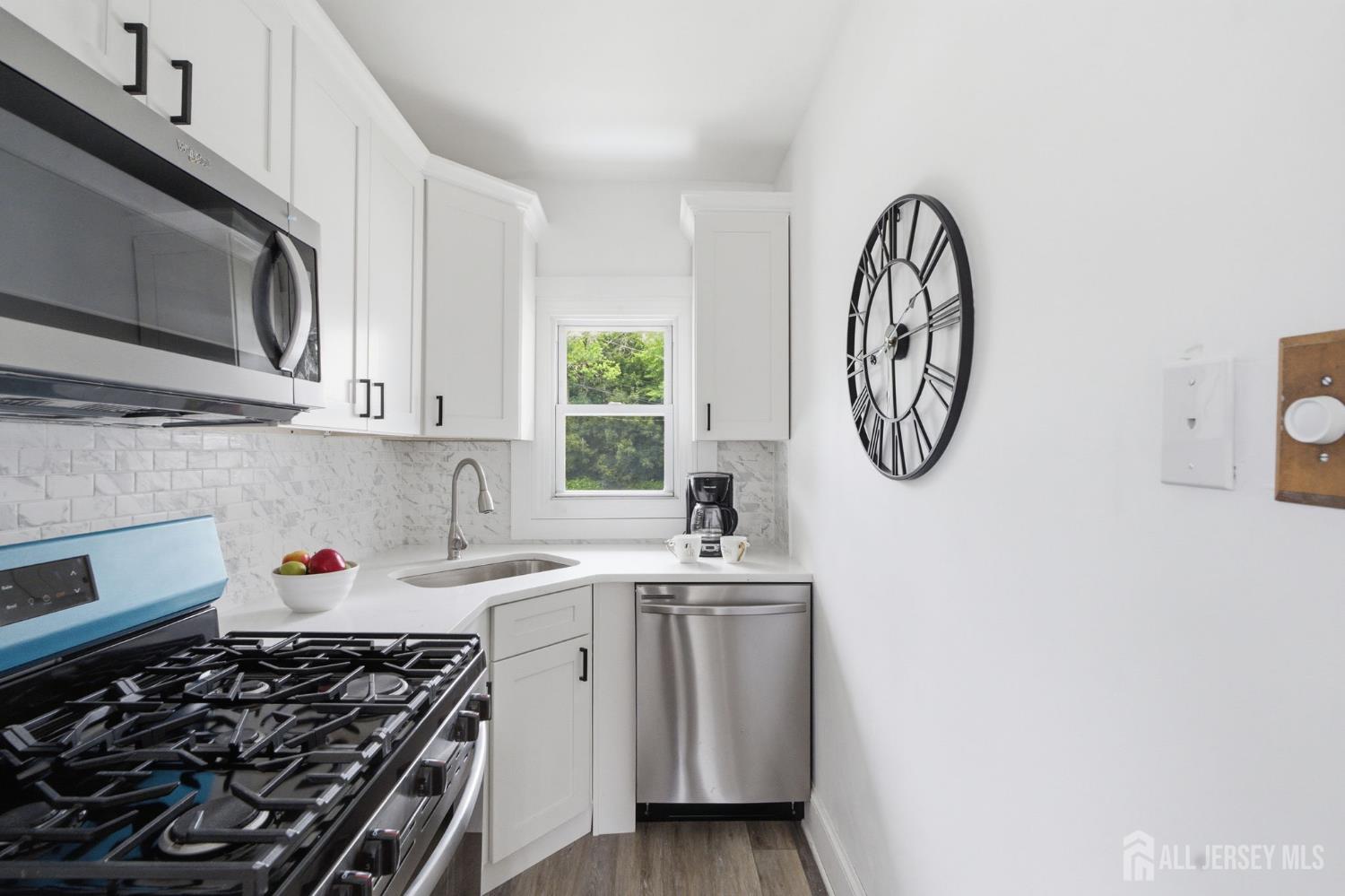 18 Fox Road Edison NJ 08817