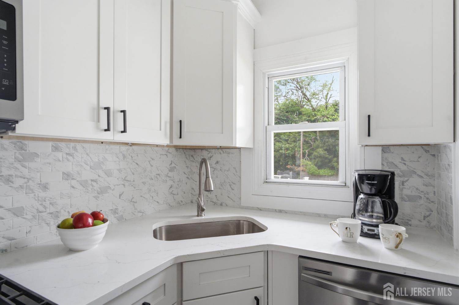 18 Fox Road Edison NJ 08817