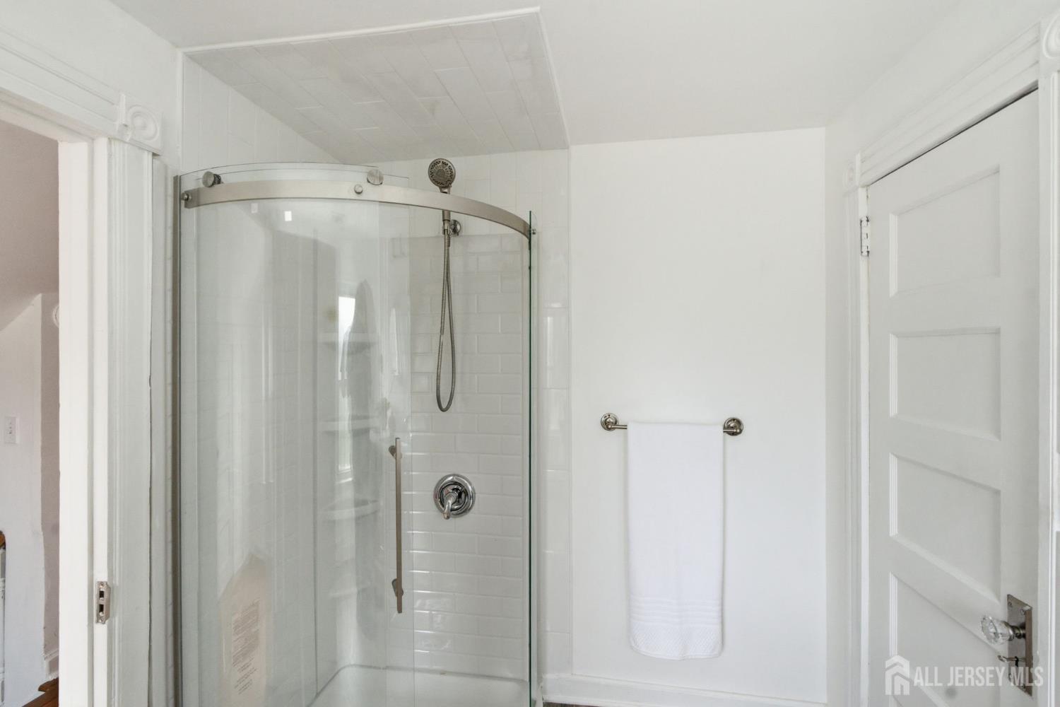 18 Fox Road Edison NJ 08817