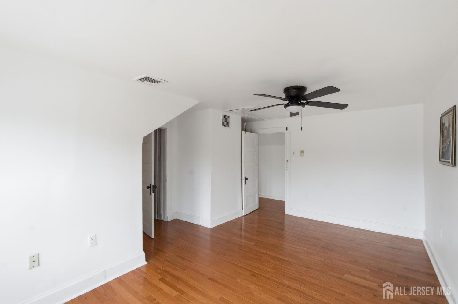 18 Fox Road Edison NJ 08817