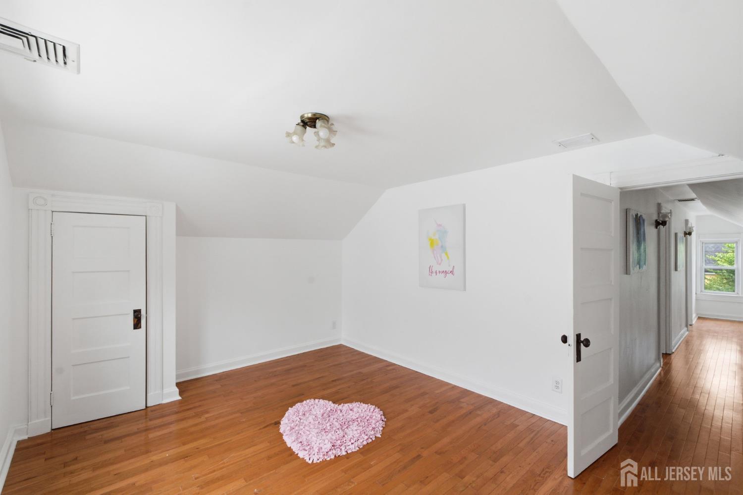 18 Fox Road Edison NJ 08817