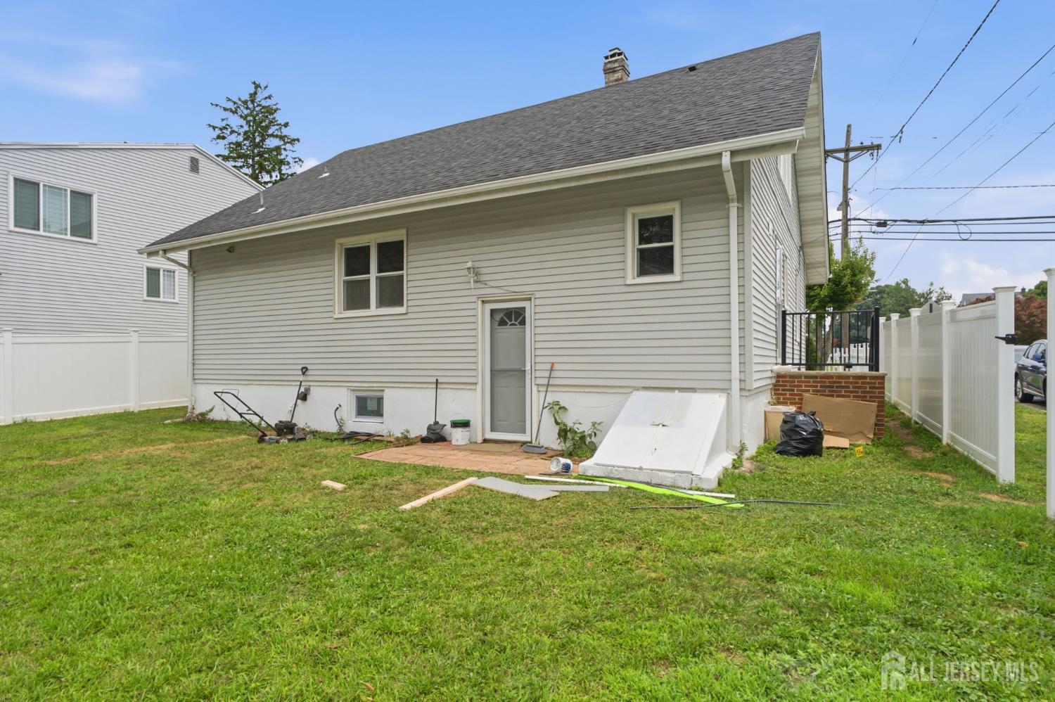 18 Fox Road Edison NJ 08817