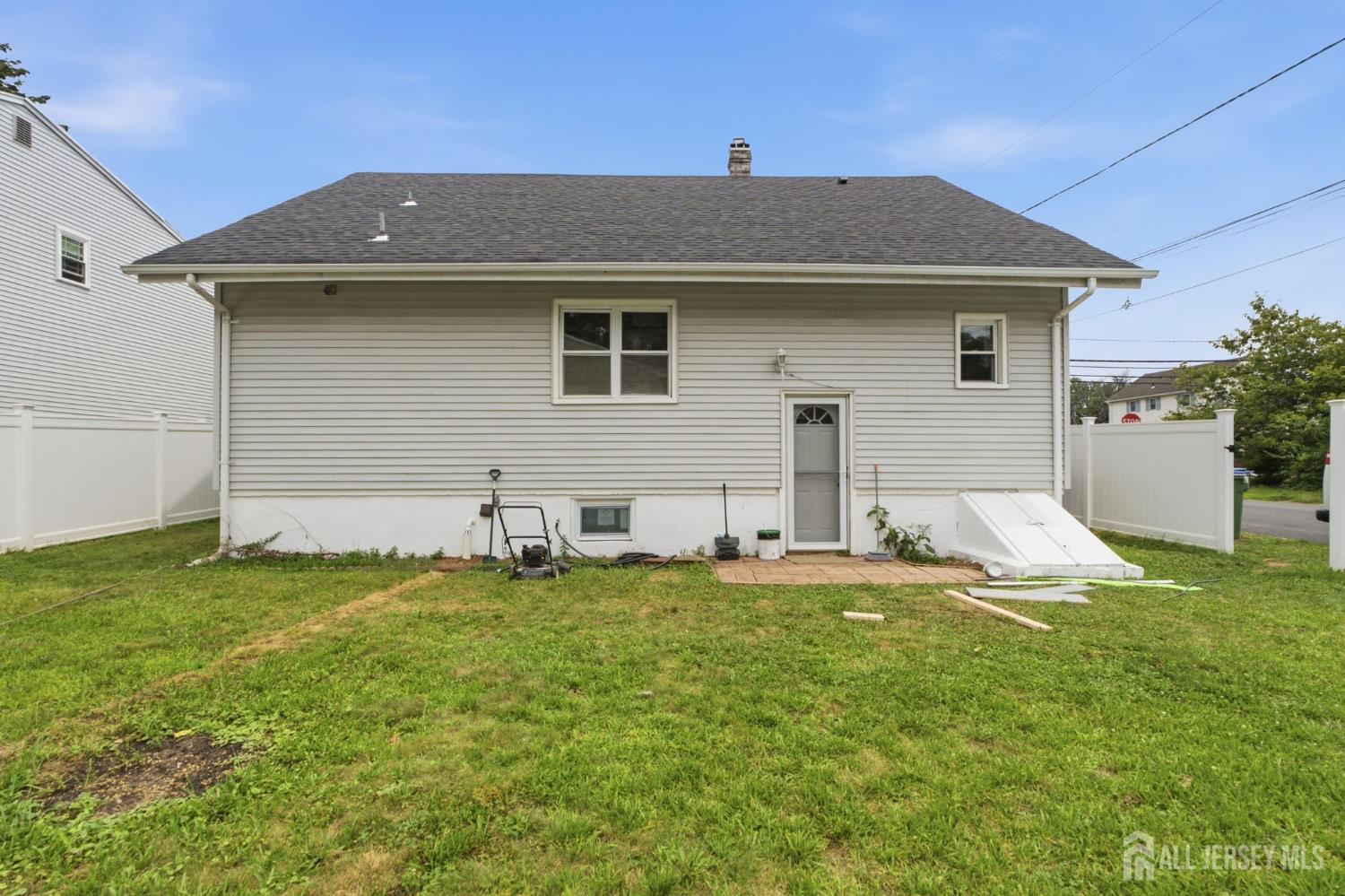 18 Fox Road Edison NJ 08817