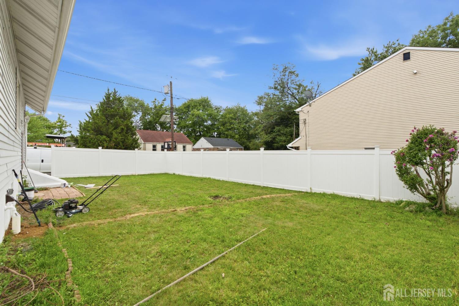 18 Fox Road Edison NJ 08817