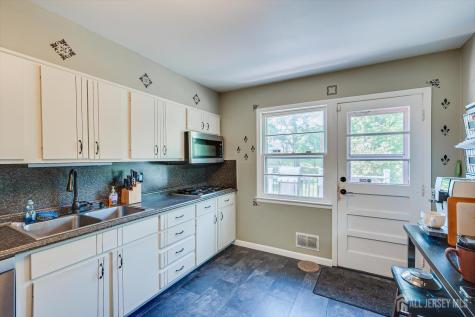 12 Gales Road Edison NJ 08837