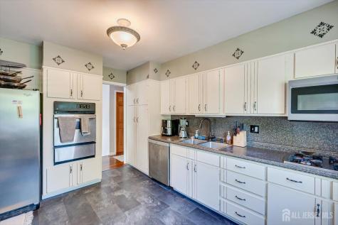 12 Gales Road Edison NJ 08837