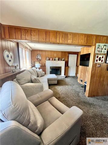206 Oakmanor Parkway South Plainfield NJ 07080