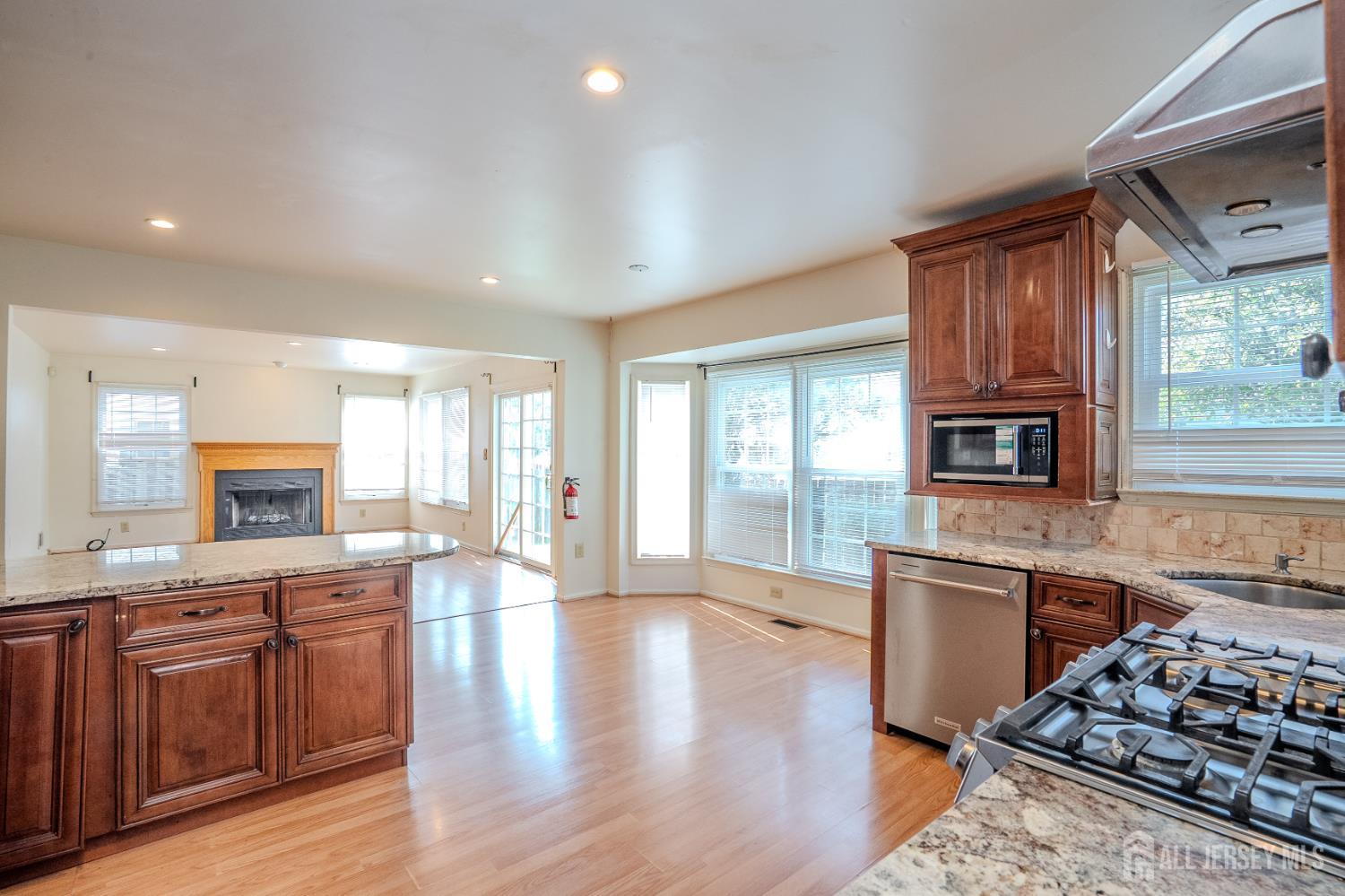 4 Chipwood Lane North Brunswick NJ 08902