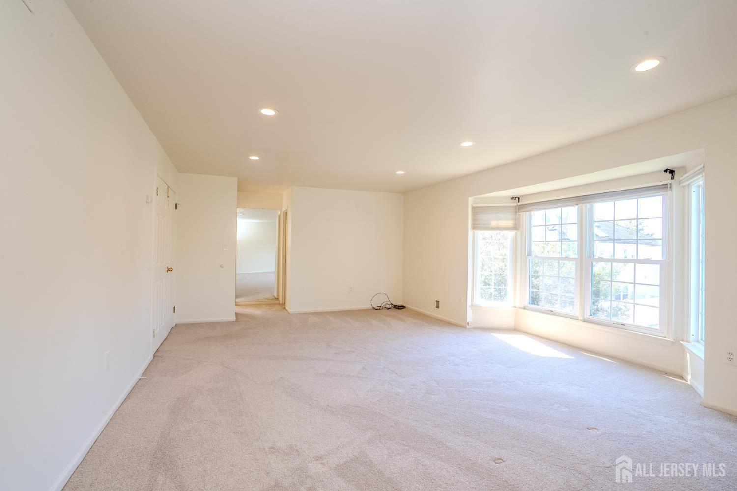 4 Chipwood Lane North Brunswick NJ 08902
