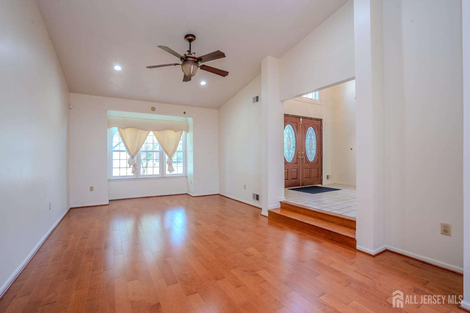 4 Chipwood Lane North Brunswick NJ 08902