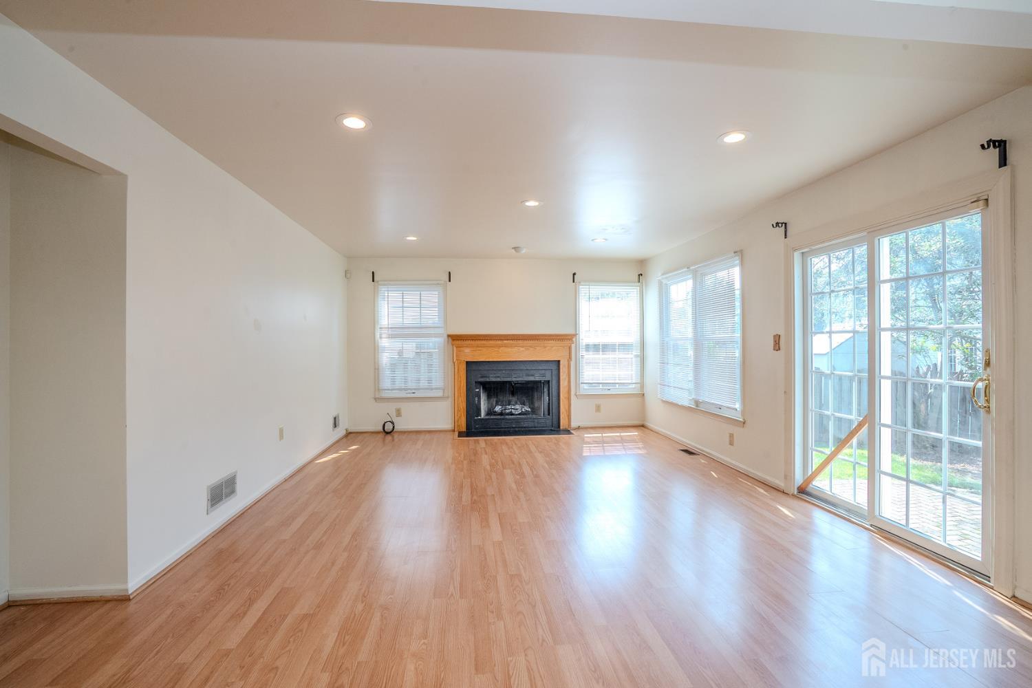 4 Chipwood Lane North Brunswick NJ 08902