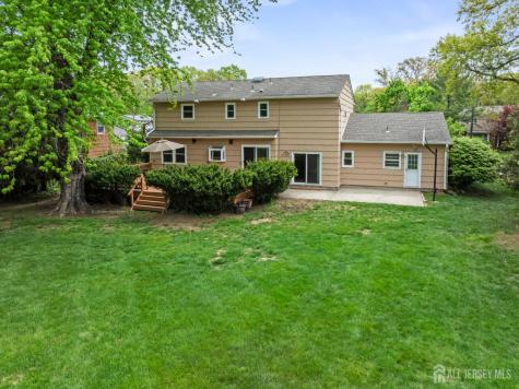 17 Green Hills Road East Brunswick NJ 08816