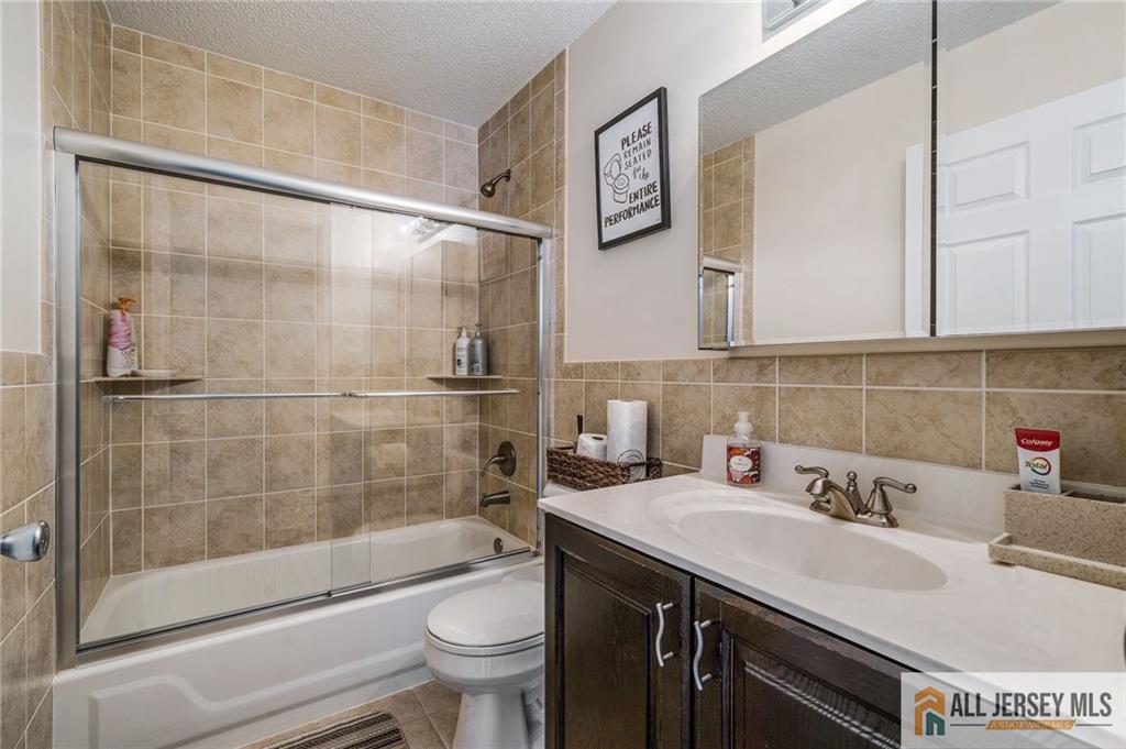 18 Loveland Court East Windsor NJ 08512