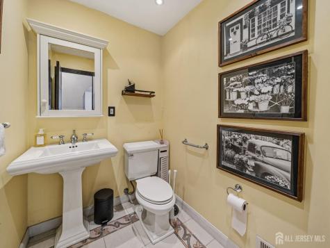 902 Joan Court North Brunswick NJ 08902