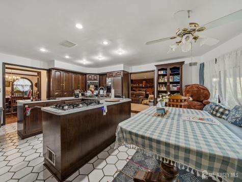 902 Joan Court North Brunswick NJ 08902