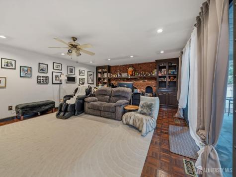 902 Joan Court North Brunswick NJ 08902