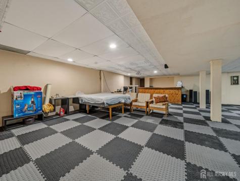 902 Joan Court North Brunswick NJ 08902